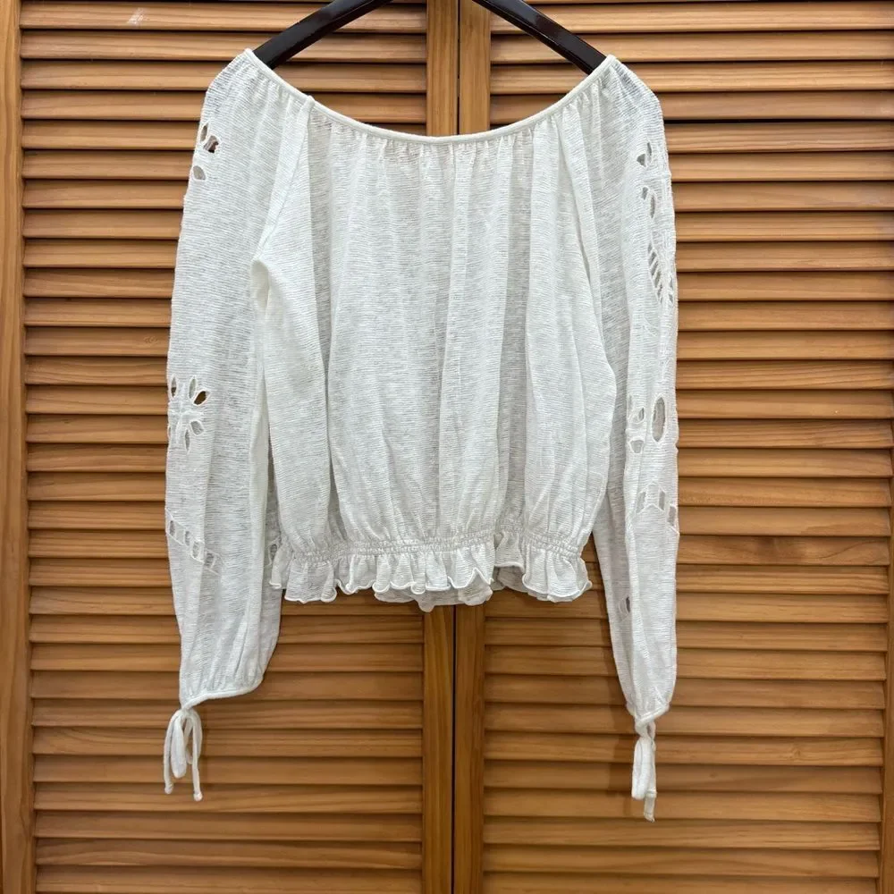 Free people Blouse with cut out Details size small